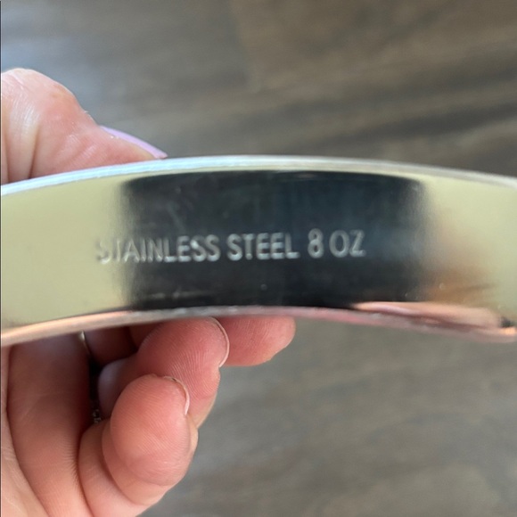 Bikers Bones Whiskey, stainless steel screw top flask - 8 ounce - Picture 4 of 5